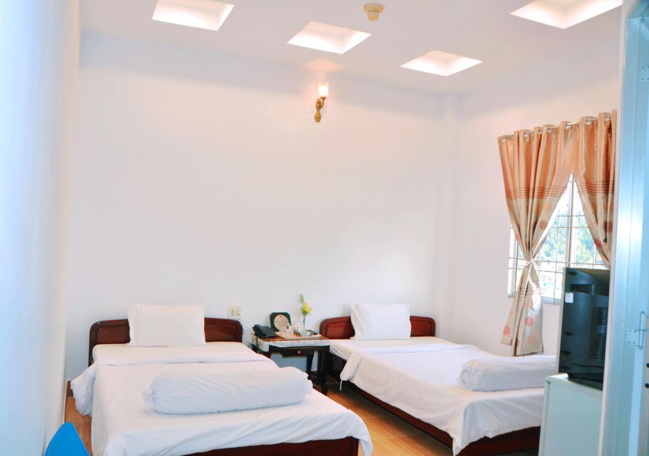 Du Hung 1 Hotel Hà Tiên Chambre photo